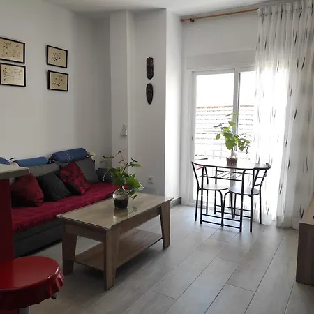 Con Terraza Y Muy Cerca De La Playa,Centro Y Estacion De Tren Villa Malaga Exterior photo